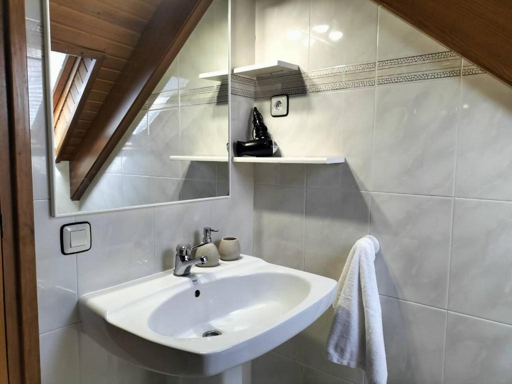 Koupelna v ubytování La Lucana Ordesa Ainsa apartamento