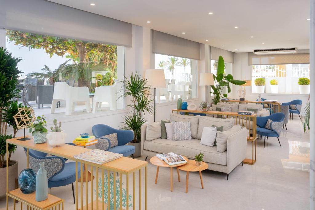 Posezení v ubytování Hotel Las Arenas, Affiliated by Melia
