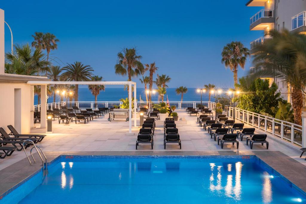 Bazén v ubytování Hotel Las Arenas, Affiliated by Melia nebo v jeho okolí