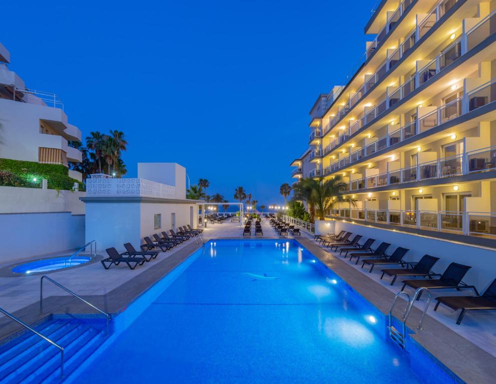 Bazén v ubytování Hotel Las Arenas, Affiliated by Melia nebo v jeho okolí