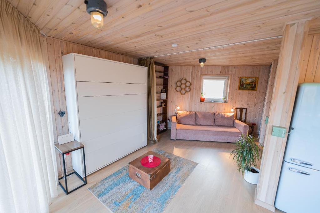 Postel nebo postele na pokoji v ubytování Guest house Lilac in apple tree park