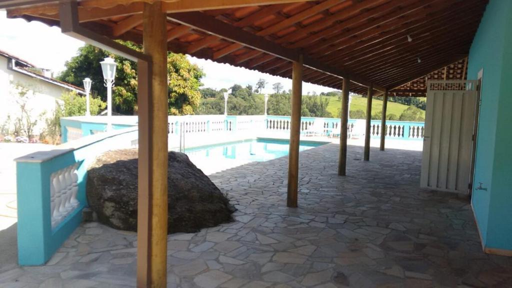 La alberca dentro o cerca de Chácara Refúgio