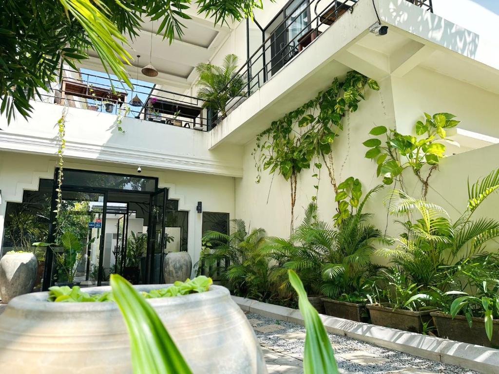 Balkón nebo terasa v ubytování Botanic Garden Villa Siem Reap