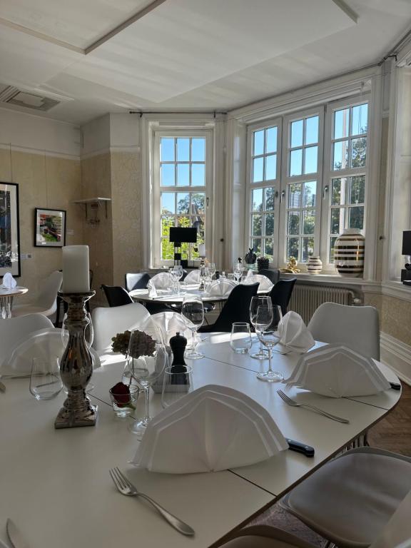 Restaurace v ubytování Hotell Dannegården