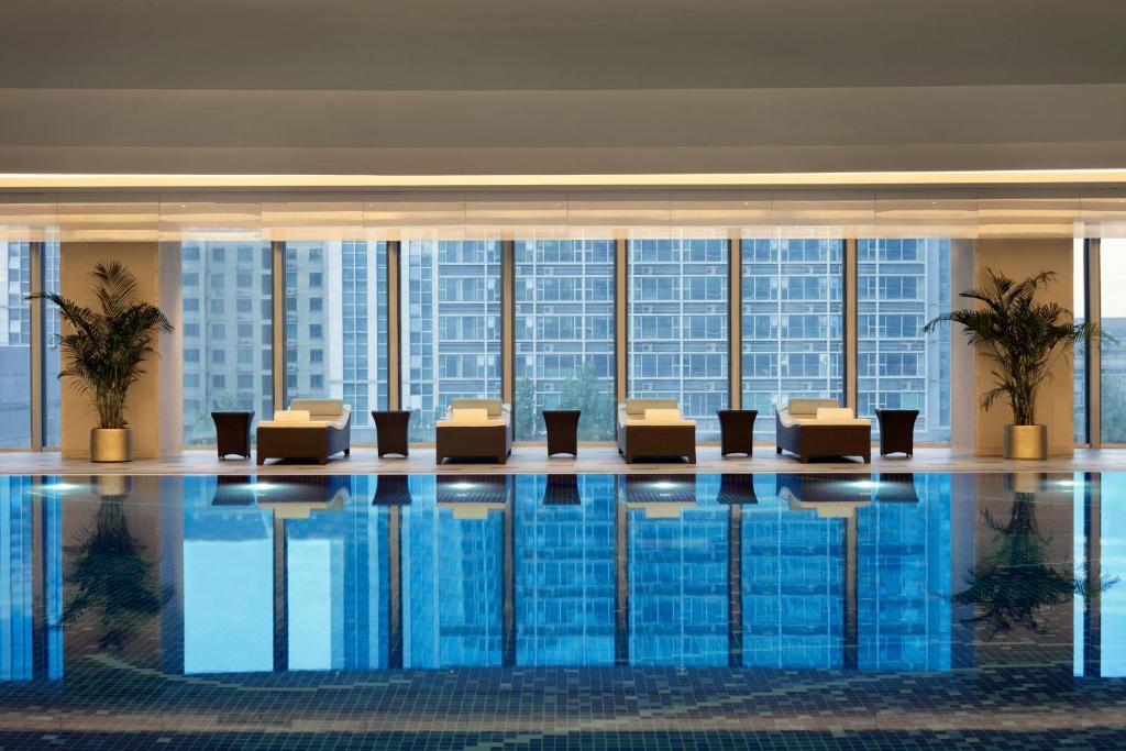 Bazén v ubytování Shangri-La Hefei nebo v jeho okolí