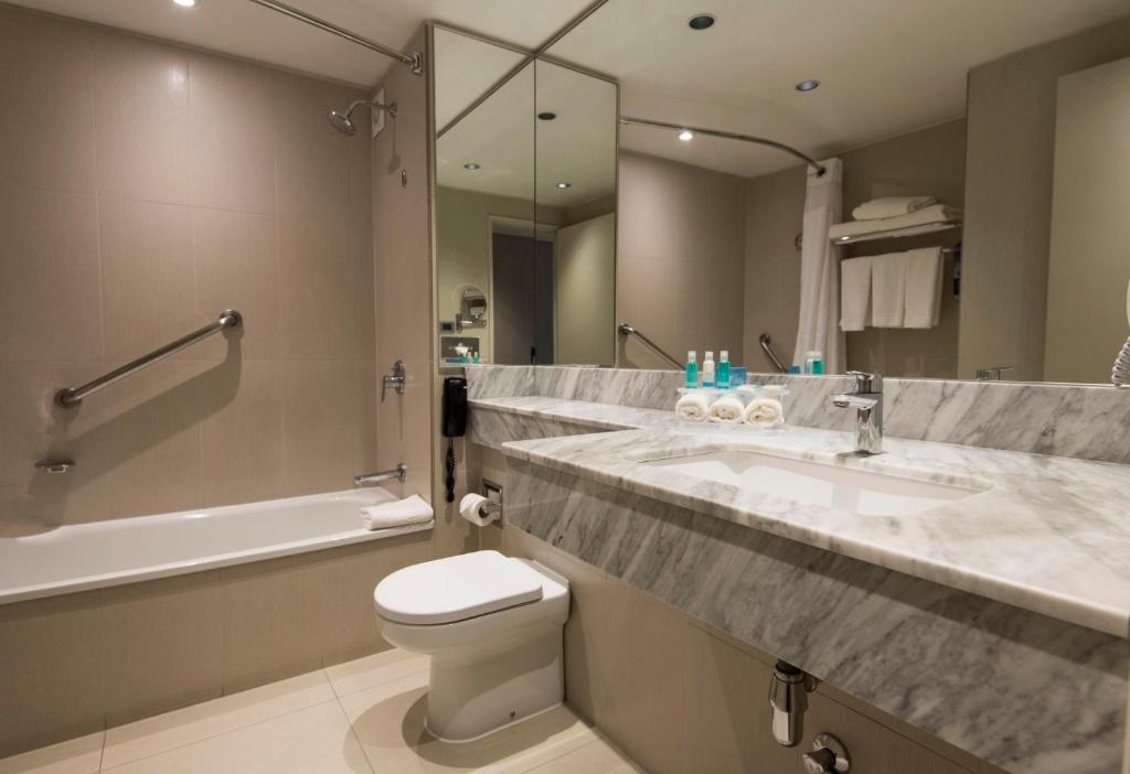 Un baño de Holiday Inn Express - Concepcion by IHG