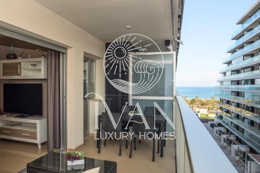 Balkón alebo terasa v ubytovaní Casa Adrian Ivan Luxury Homes 5ªPlta Sur 1ªLínea
