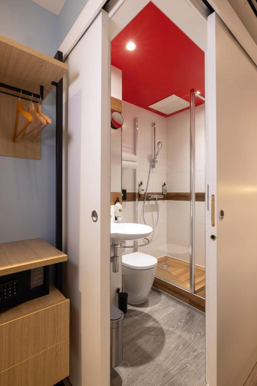 Hotel La Folie des Pres - Saint-Germain-des-Pres - Resim 17