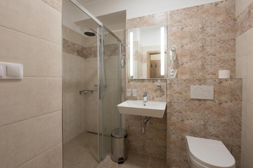 Koupelna v ubytování Hotel U Černého orla