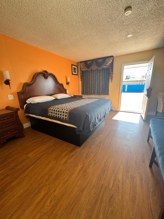 Postel nebo postele na pokoji v ubytování Walden Motel