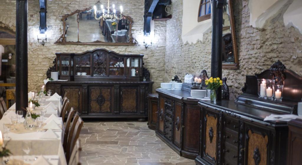 Reštaurácia alebo iné gastronomické zariadenie v ubytovaní Manor House SPA Luxury of Silence