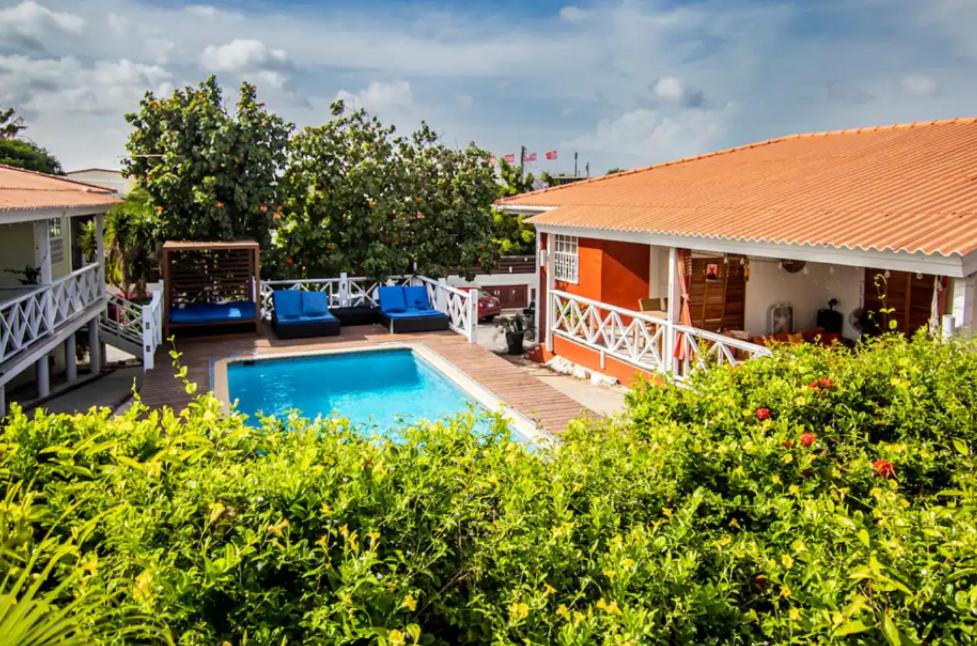 Bazén v ubytování Beach Life Apartments nebo v jeho okolí
