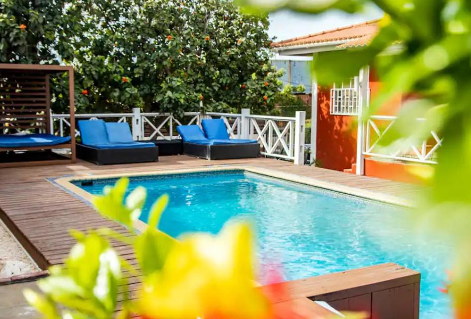 Bazén v ubytování Beach Life Apartments nebo v jeho okolí