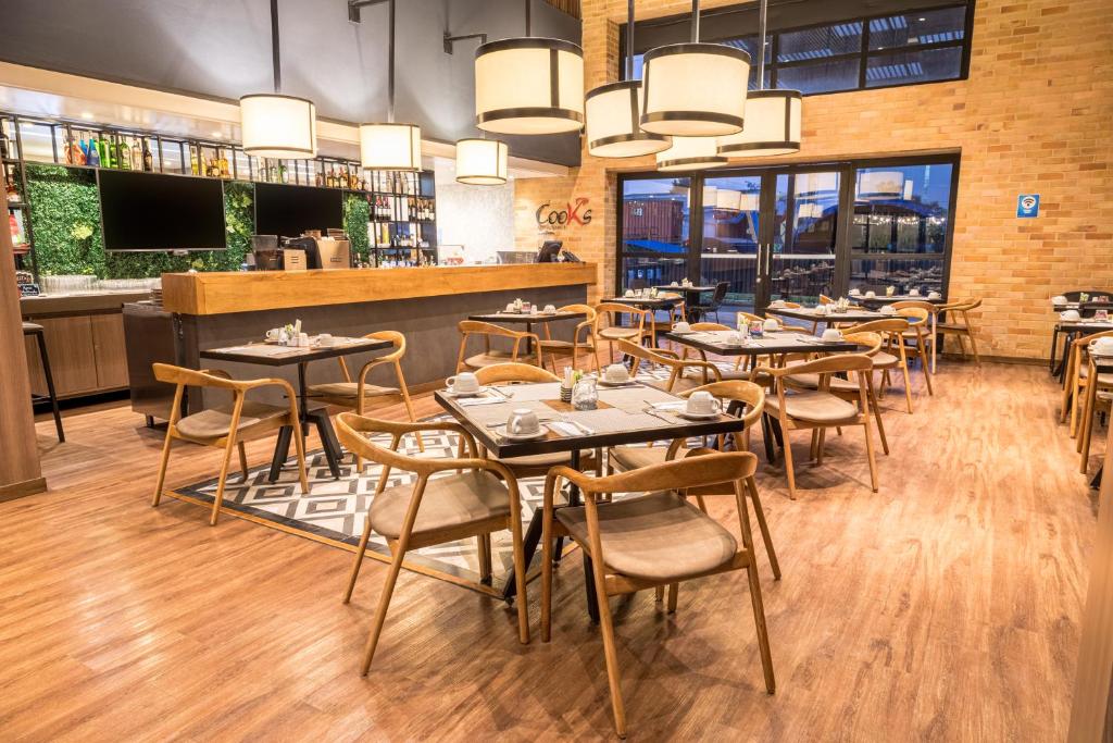 Restaurace v ubytování GHL Hotel Bogota Occidente