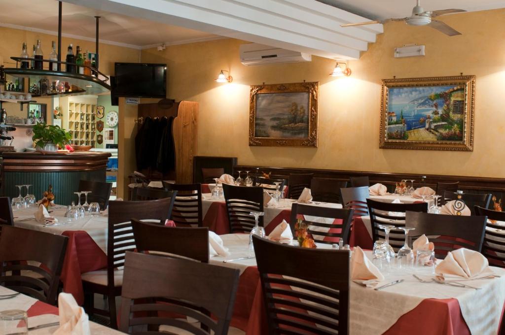 Restaurace v ubytování Hotel Il Cavaliere Nero