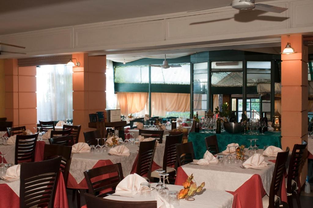 Restaurace v ubytování Hotel Il Cavaliere Nero