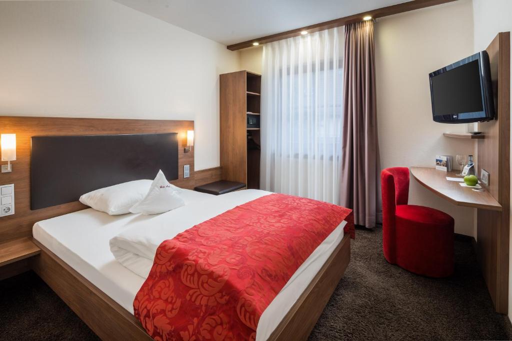 Hotel Schwanen - Small Double Room