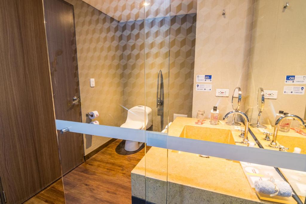 Koupelna v ubytování GHL Hotel Bogota Occidente