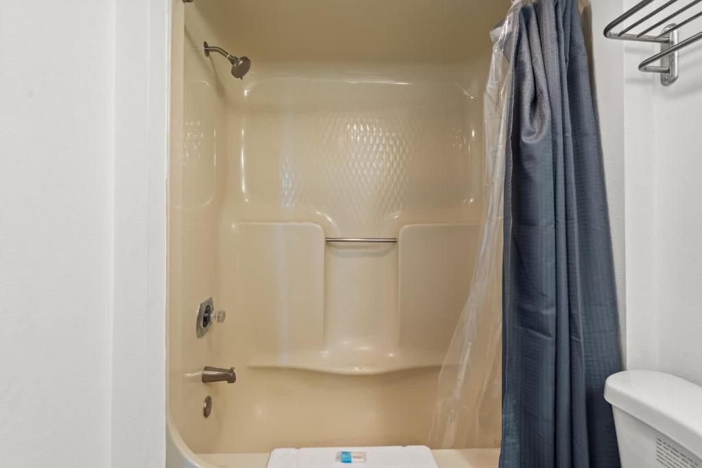 Ein Badezimmer in der Unterkunft Compass Cove 759 - Oceanfront