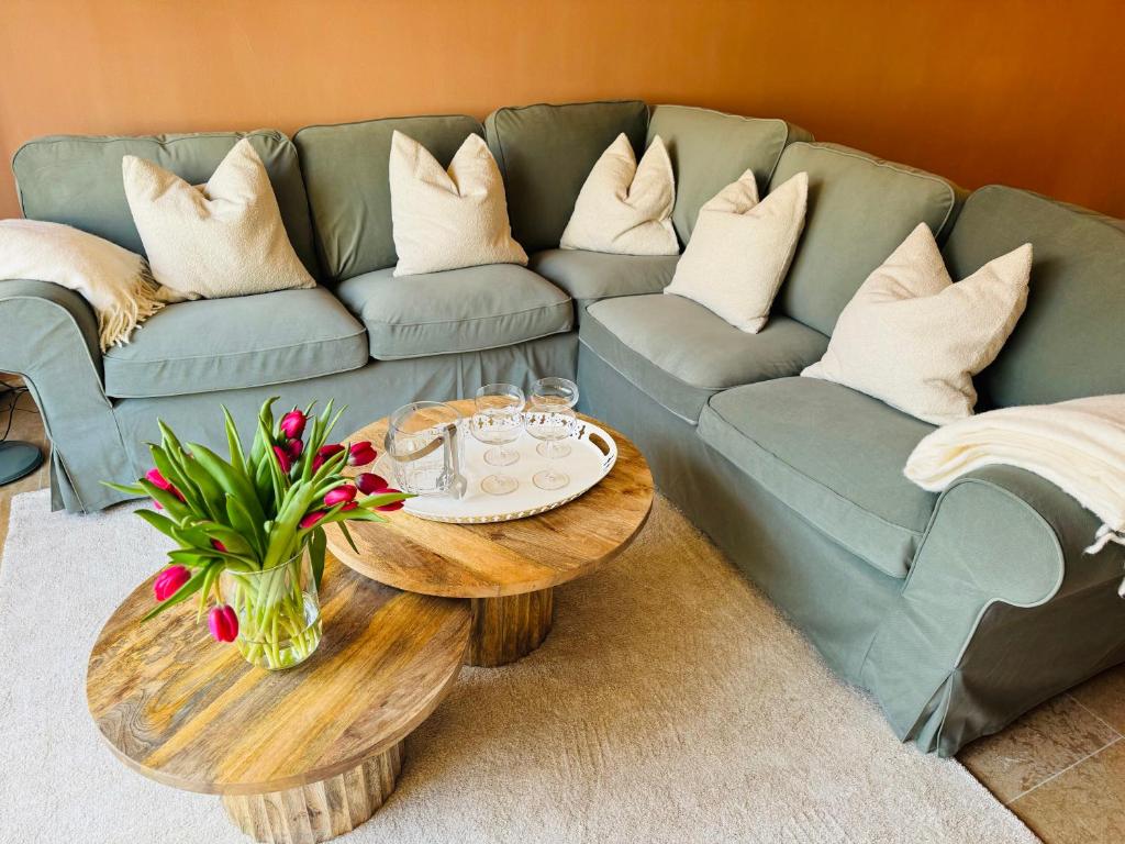 Χώρος καθιστικού στο Two bedroom apartment 150m from the beach