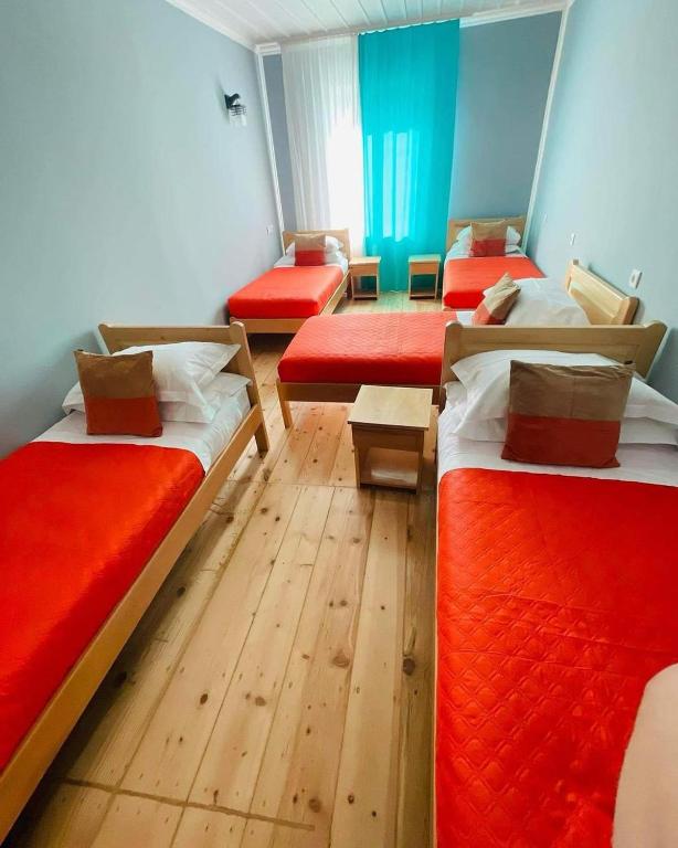 Postel nebo postele na pokoji v ubytování Guest House pesvebi
