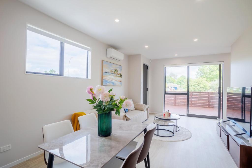 4 bedrooms Retreat with Netflix with Prime Location - Resim 15