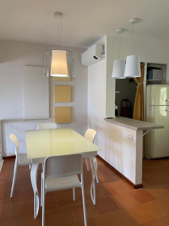 A kitchen or kitchenette at Residence Kormorano