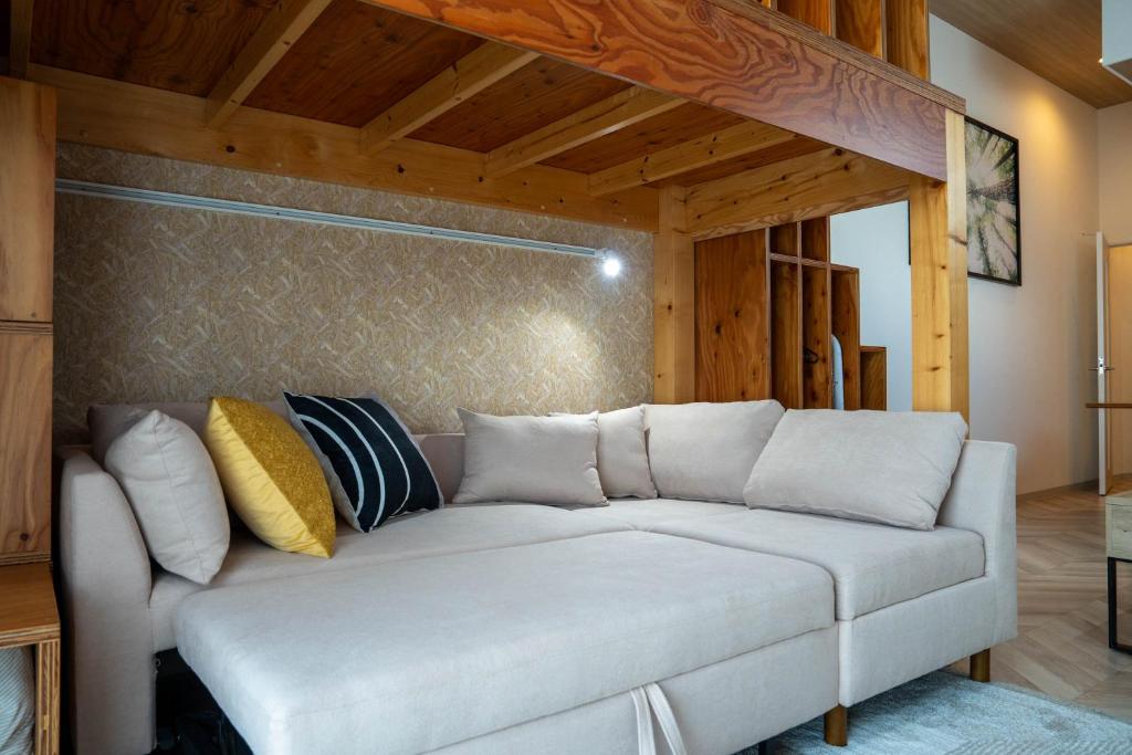 SROOM Inn