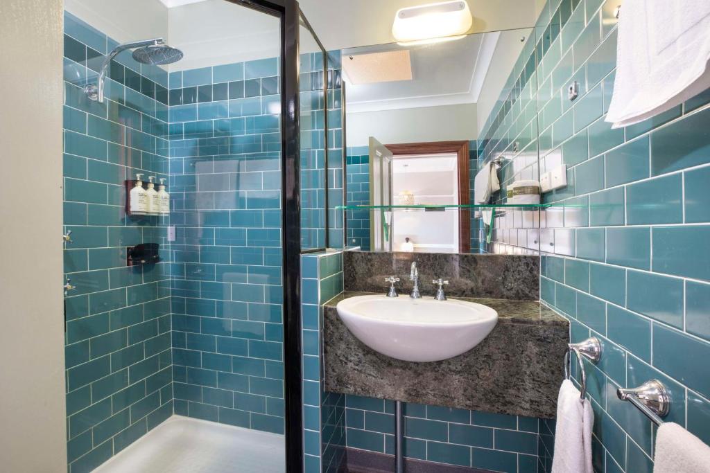 Nightcap at Manly Hotel - Resim 20