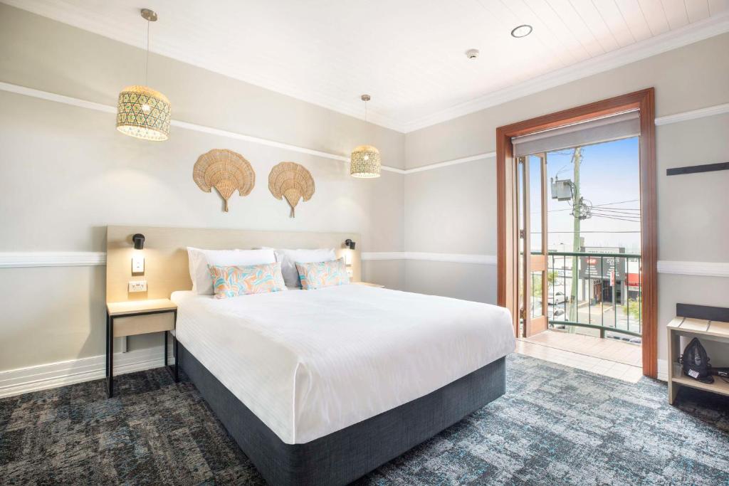 
Queen Room with Balcony
