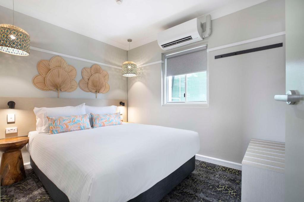 Nightcap at Manly Hotel - Resim 7