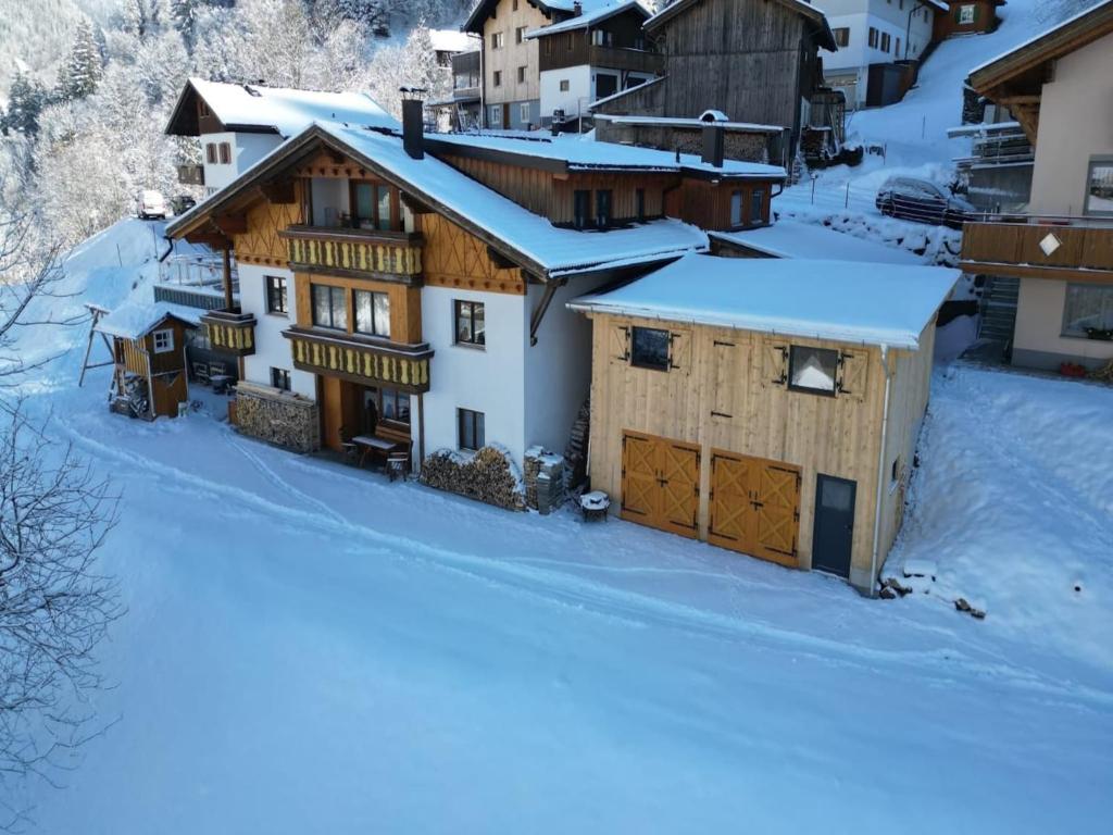 Apartment in Silbertal near Ski Lift v zimě