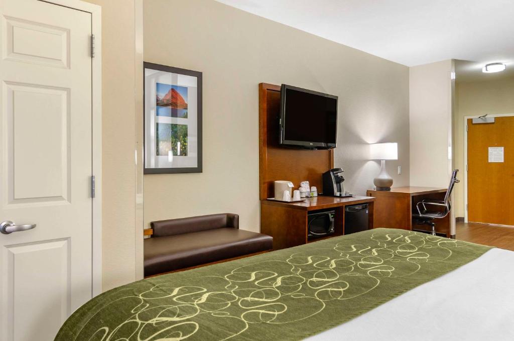 Comfort Suites Helena Airport - King Suite - Non-Smoking/Pet Friendly