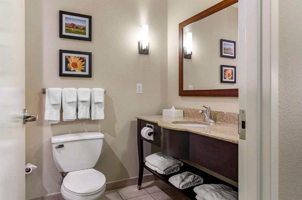 Comfort Suites Helena Airport - Suite With Two Queen Beds