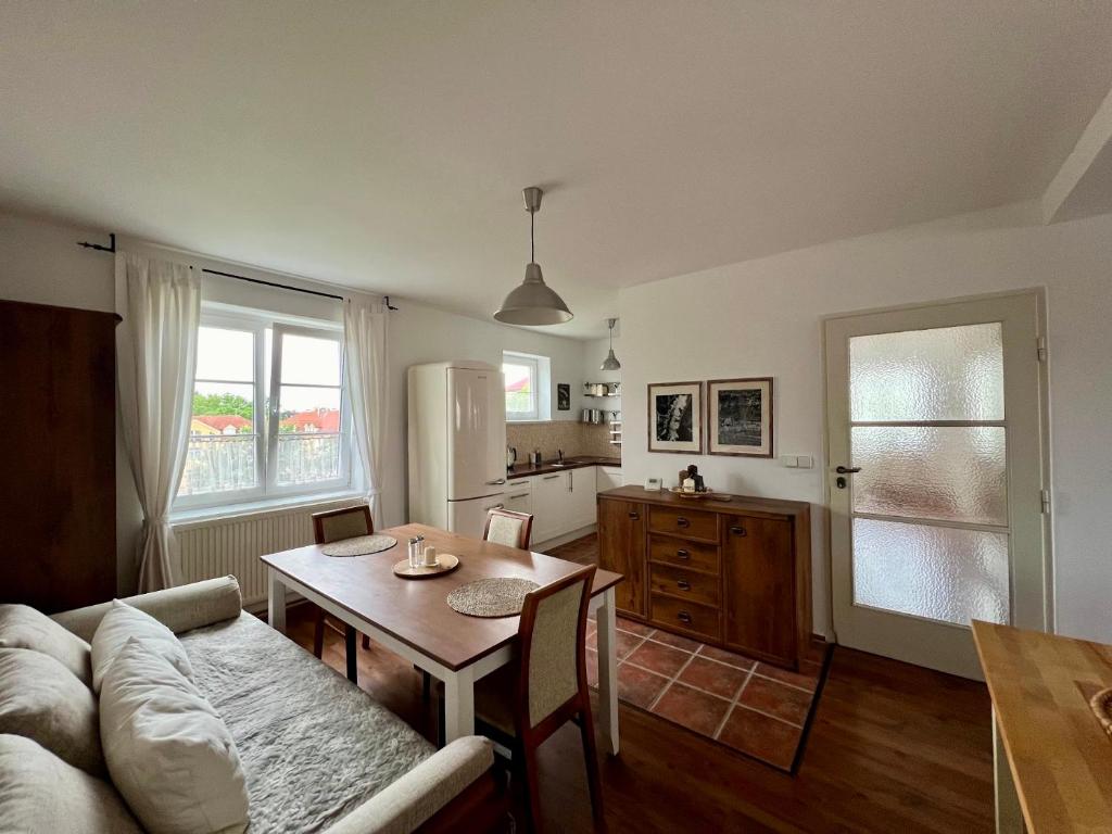 Kuchyň nebo kuchyňský kout v ubytování Apartmán Půda na jihu