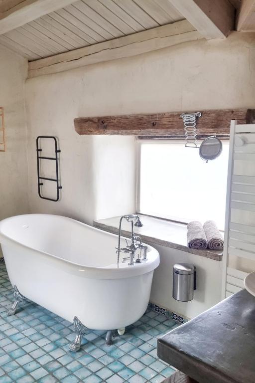 Koupelna v ubytování Mas Nouveau Chambres d'Hôtes