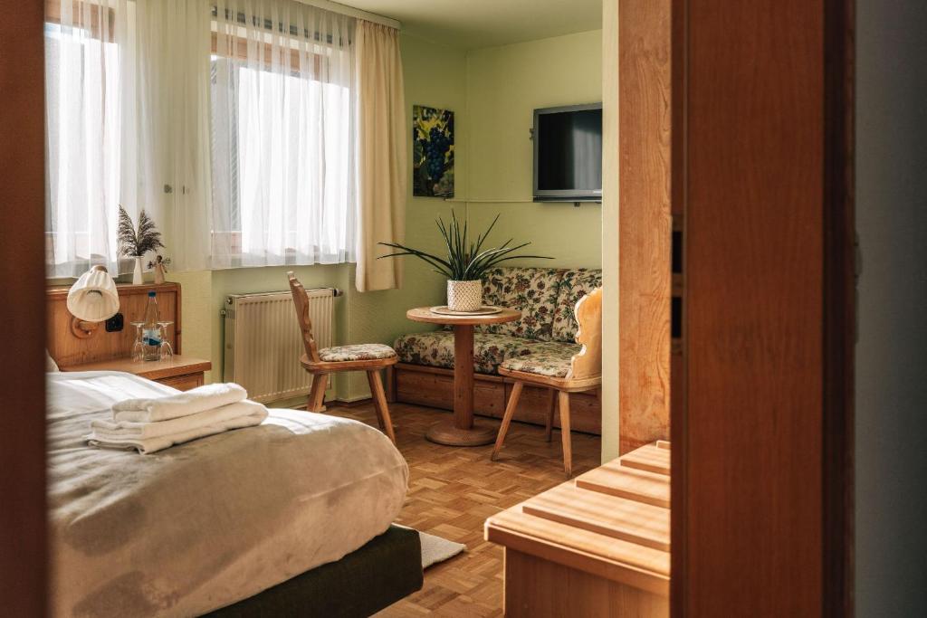 Postel nebo postele na pokoji v ubytování Krone das Hotel