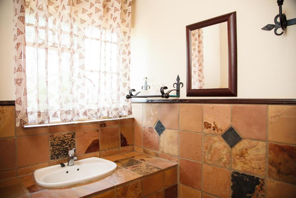 Blyde Canyon, A Forever Resort - Deluxe Two-Bedroom Chalet With Living Room