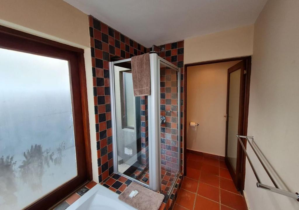 Fotografie z fotogalerie ubytování Valley View Elements 4 Bedroom v destinaci Warmbaths