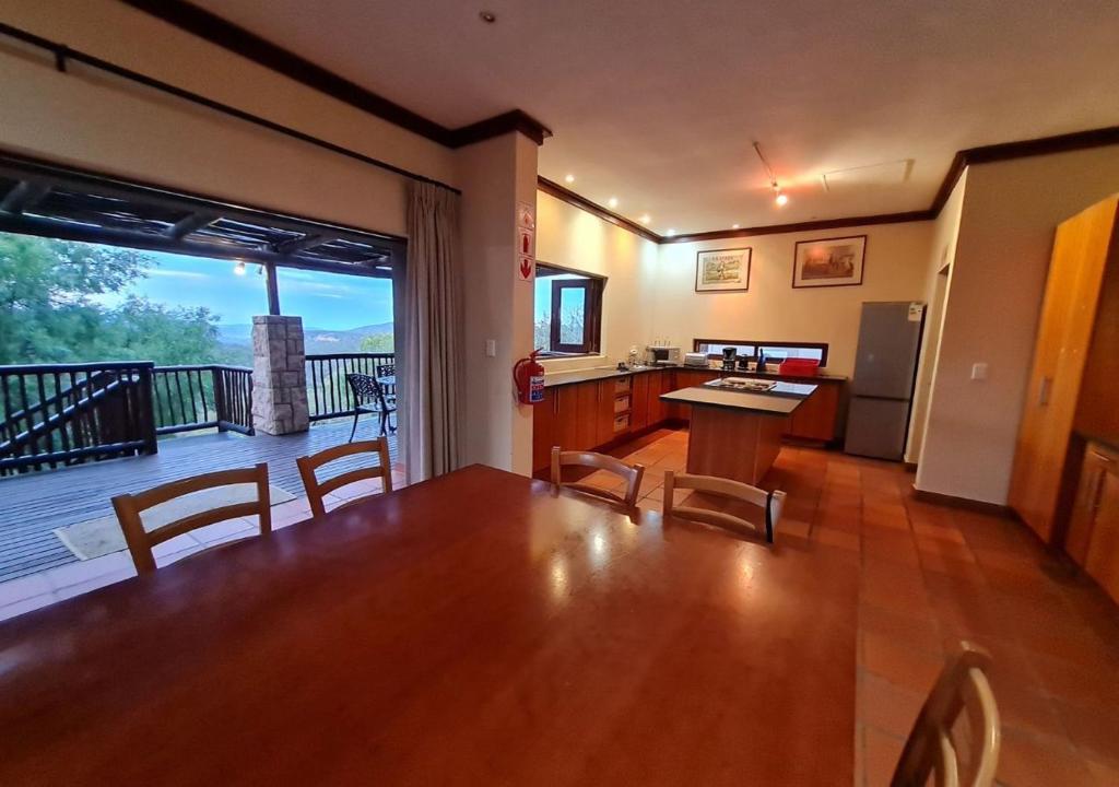 Fotografie z fotogalerie ubytování Valley View Elements 4 Bedroom v destinaci Warmbaths