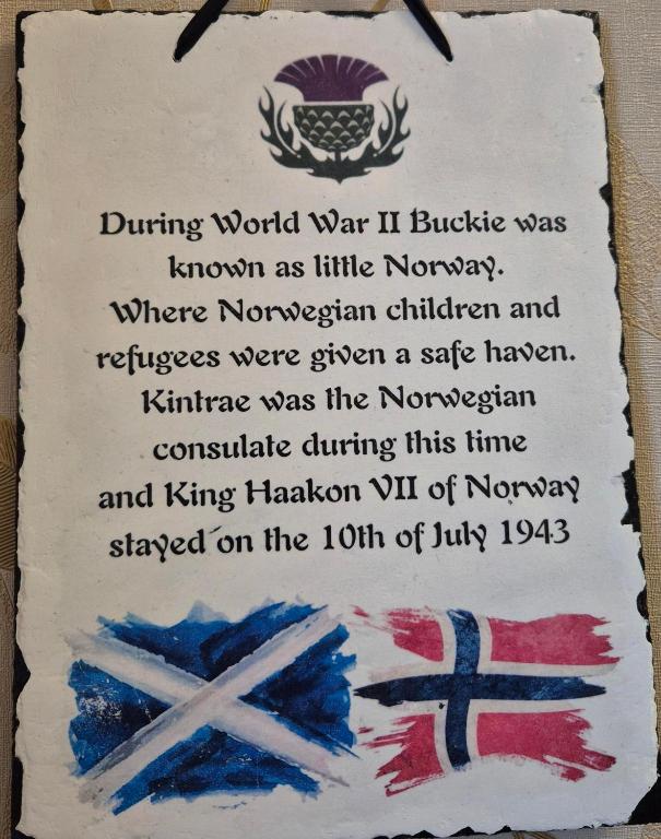 a plaque with a painting of the uk flag at Kintrae B&B in Buckie