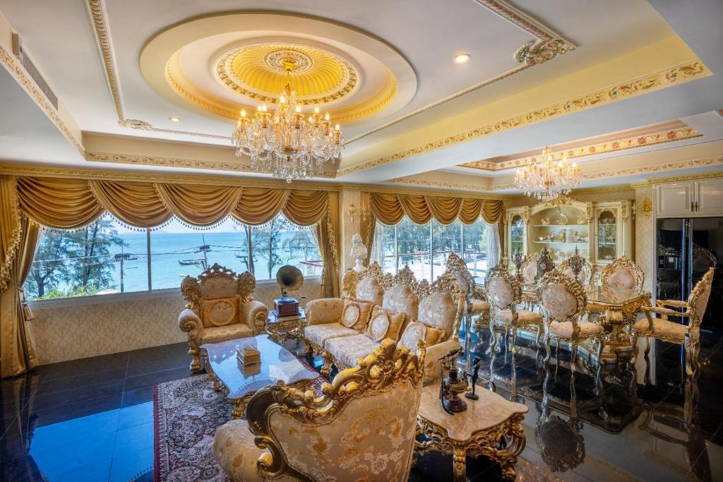 The Penthouse Seaview Rawai Beach Phuket by Benya Group - Free Airport Pick Up - Resim 1