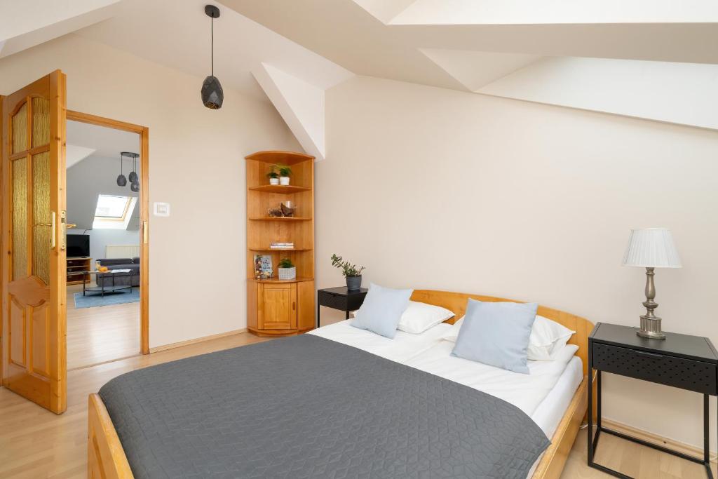 Posteľ alebo postele v izbe v ubytovaní Sunshine apartment
