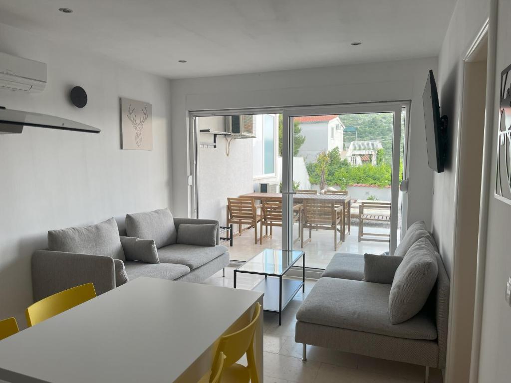 Χώρος καθιστικού στο Lady A Apartment