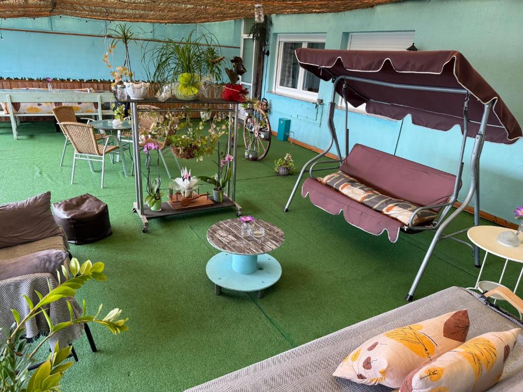 A seating area at Tximeleta Bidean