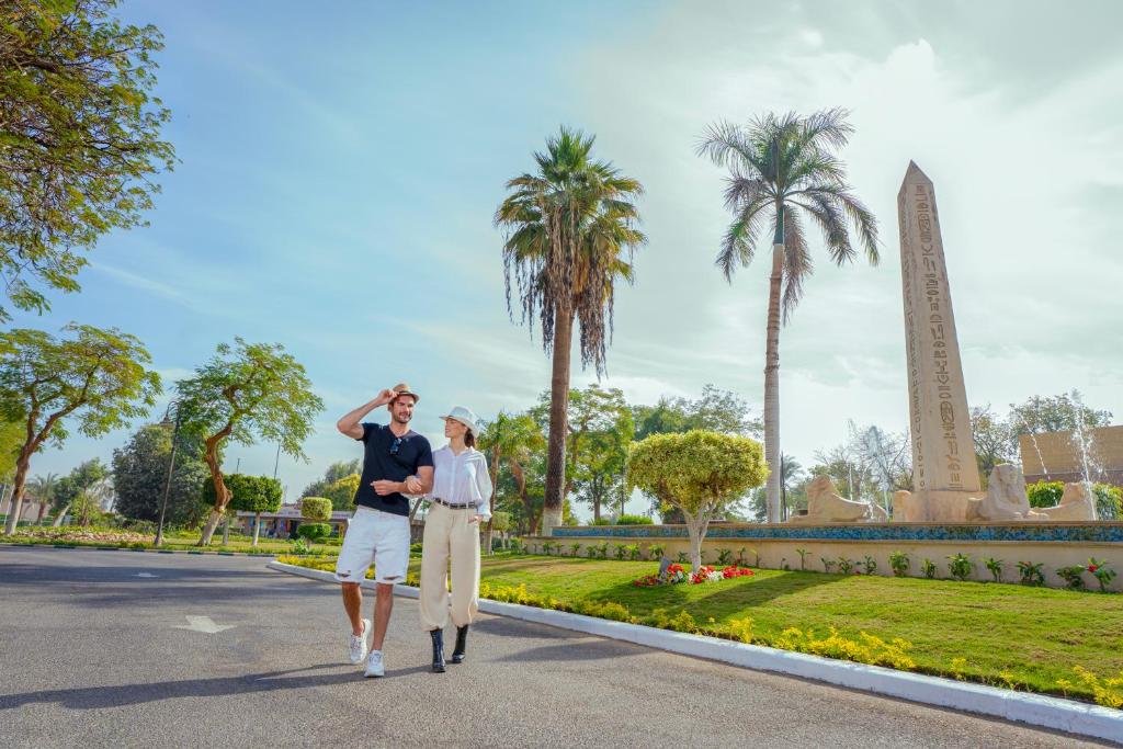 Hóspedes ficando em Jolie Ville Hotel & Spa Kings Island Luxor