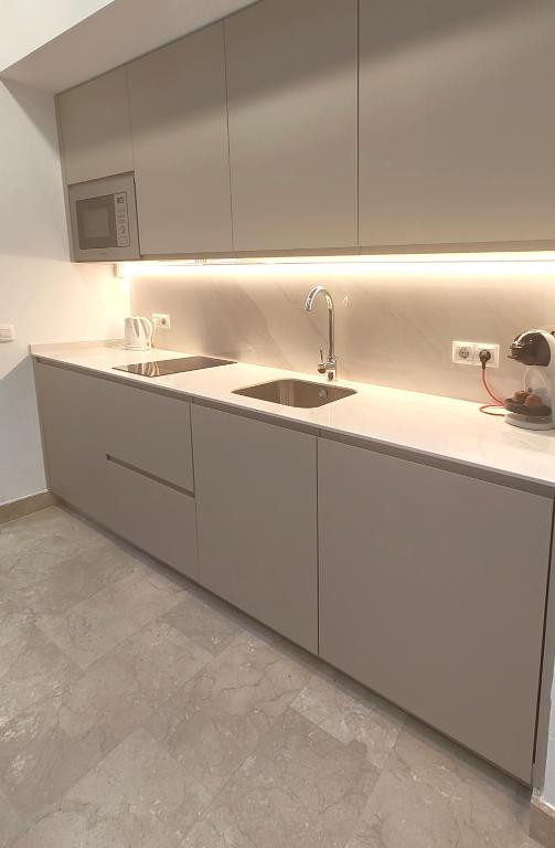 ESTUDIO TRANQUILO EN PLENO CENTRO DE MALAGA - 4