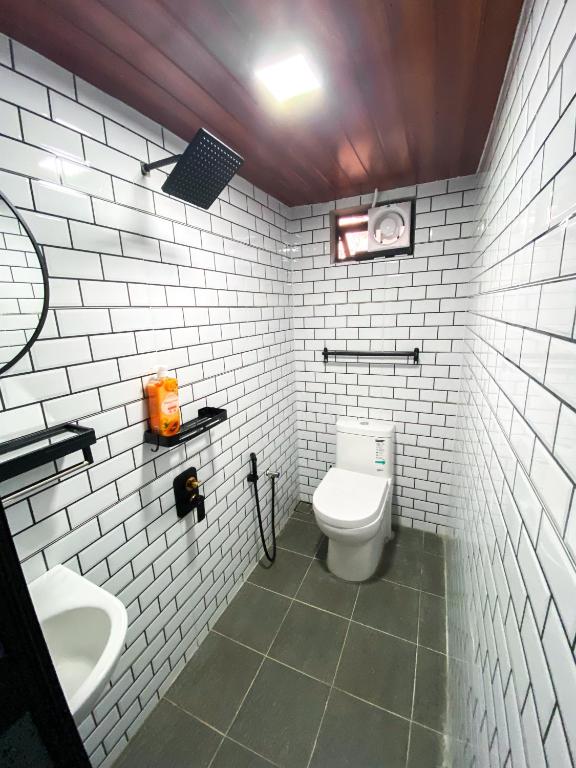Koupelna v ubytování Casa Damai Janda Baik - RIVERVIEW TINY HOUSE