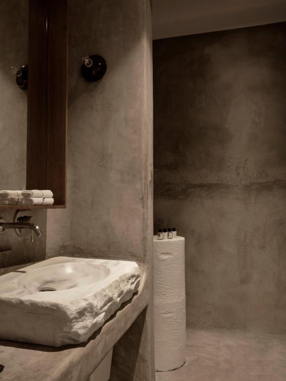 Boheme Mykonos Town - Small Luxury Hotels of the World - 10