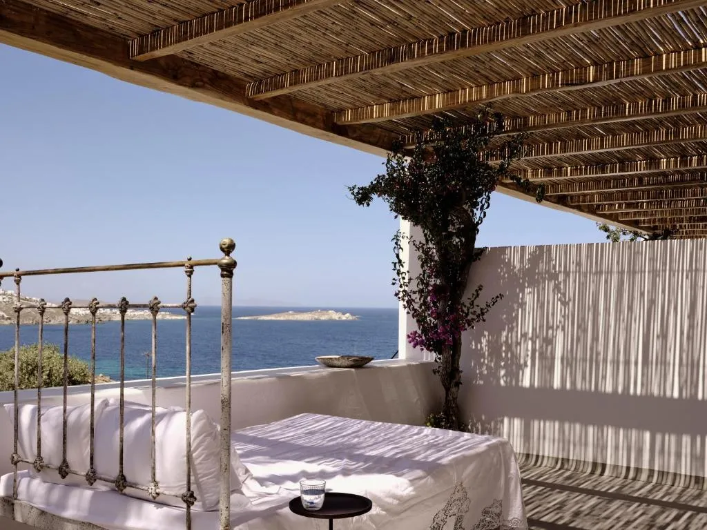 Honeymoon Sunset & Sea View Suite with Heated Plunge Pool
